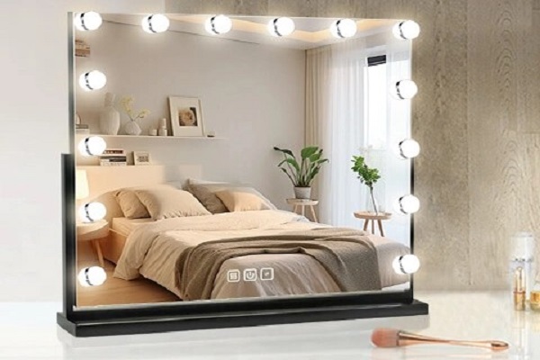 A Guide to Choosing Hotel Makeup Mirrors