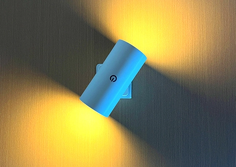 Double-headed column waterproof two-way spotlight
